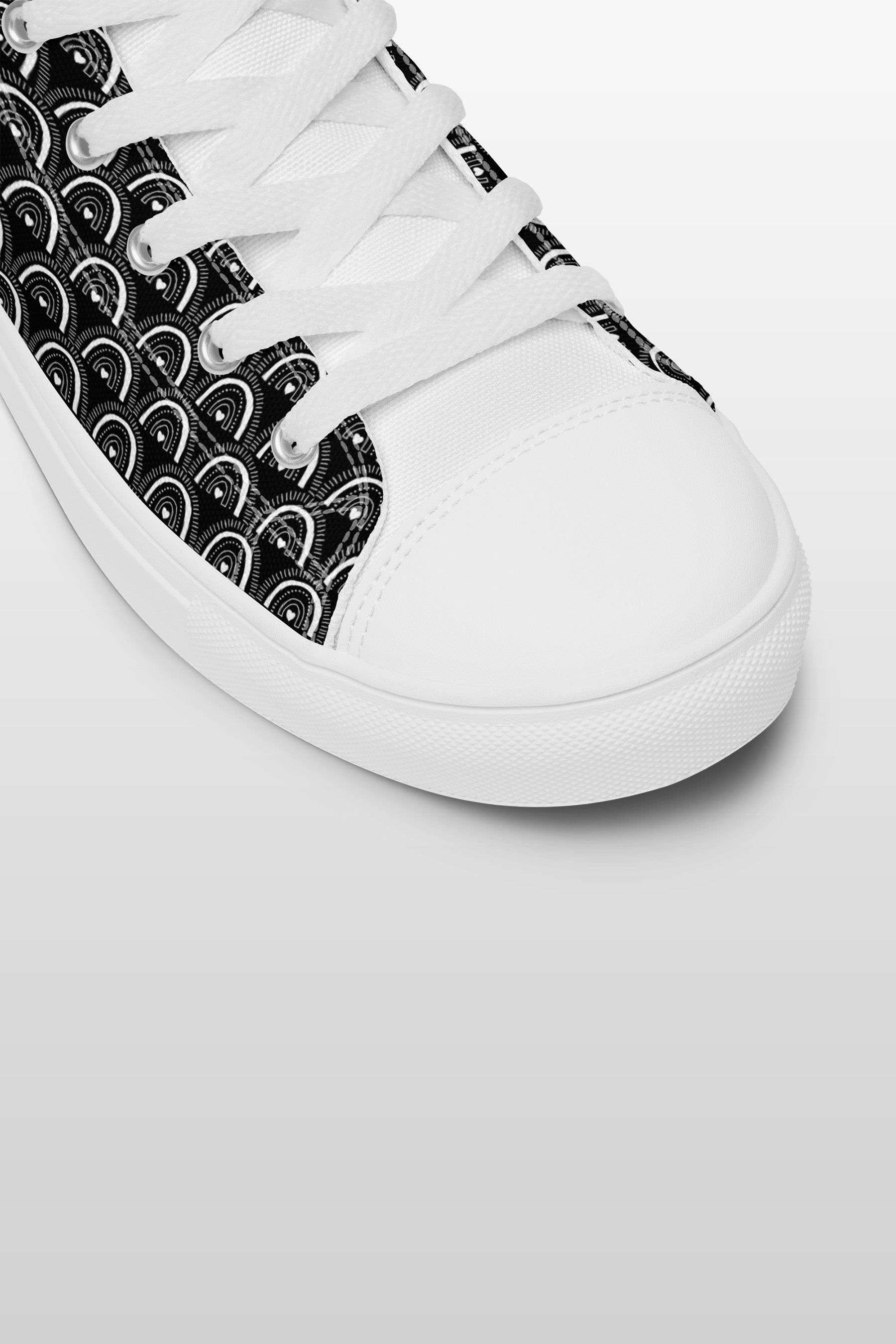 Men’s high top canvas shoes